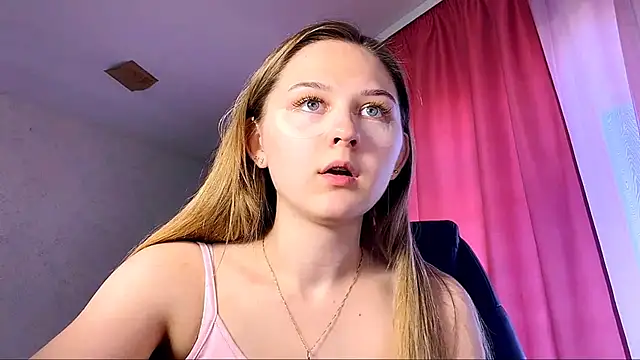 Snapshot of Smoke_mama chatting on 09/14/25, 12:15 Smoke mama online show from 09/14/25, 12:15