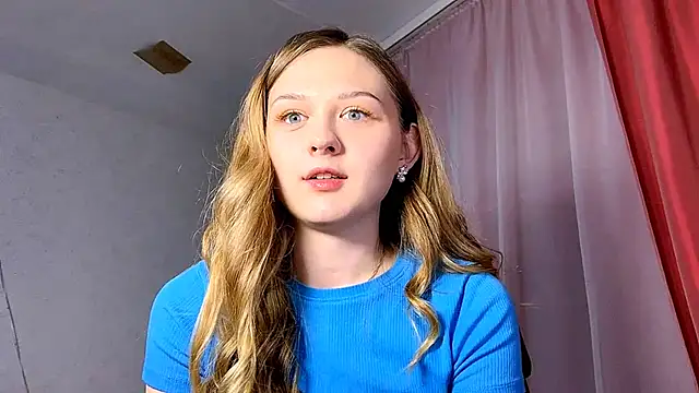 Snapshot of Smoke_mama chatting on 09/18/25, 04:42 Smoke mama online show from 09/18/25, 04:42