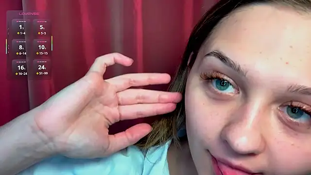 Snapshot of Smoke_mama chatting on 10/16/25, 01:45 Smoke mama online show from 10/16/25, 01:45