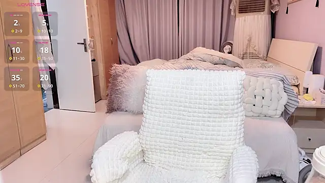 Y2Luvk online show from 10/25/25, 07:52