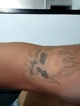 Snapshot of hoteder chatting on 10/23/25, 11:57 hoteder online show from 10/23/25, 11:57