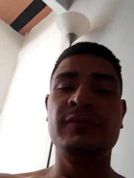 Snapshot of hoteder chatting on 10/26/25, 03:07 hoteder online show from 10/26/25, 03:07