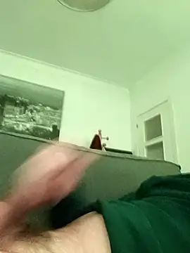 Snapshot of DannySastre91 chatting on 11/10/25, 10:20 DannySastre91 online show from 11/10/25, 10:20