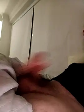 Snapshot of DannySastre91 chatting on 11/28/25, 05:10 DannySastre91 online show from 11/28/25, 05:10