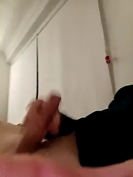 Snapshot of DannySastre91 chatting on 12/16/25, 07:19 DannySastre91 online show from 12/16/25, 07:19