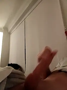 Snapshot of DannySastre91 chatting on 12/19/25, 10:28 DannySastre91 online show from 12/19/25, 10:28