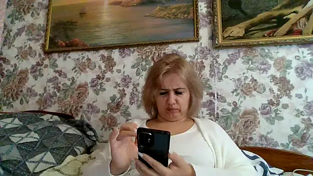 LustyyX online show from 10/06/25, 01:52