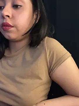 Snapshot of lau_laulu chatting on 09/11/25, 11:49 lau laulu online show from 09/11/25, 11:49