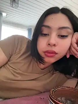 Snapshot of lau_laulu chatting on 10/27/25, 10:25 lau laulu online show from 10/27/25, 10:25