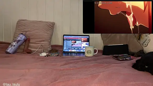 Snapshot of lau_laulu chatting on 11/08/25, 05:29 lau laulu online show from 11/08/25, 05:29