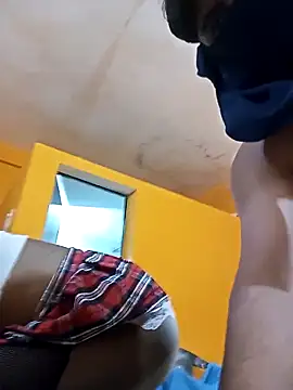 Snapshot of PleasantPassenger9 chatting on 11/17/25, 08:42 PleasantPassenger9 online show from 11/17/25, 08:42