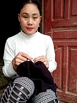 Snapshot of Ruaiuoi chatting on 02/17/26, 12:51 Ruaiuoi online show from 02/17/26, 12:51