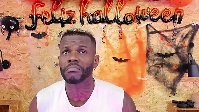 Snapshot of santiblack7 chatting on 10/28/25, 07:38 santiblack7 online show from 10/28/25, 07:38