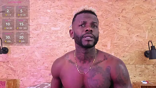 Snapshot of santiblack7 chatting on 11/20/25, 01:39 santiblack7 online show from 11/20/25, 01:39