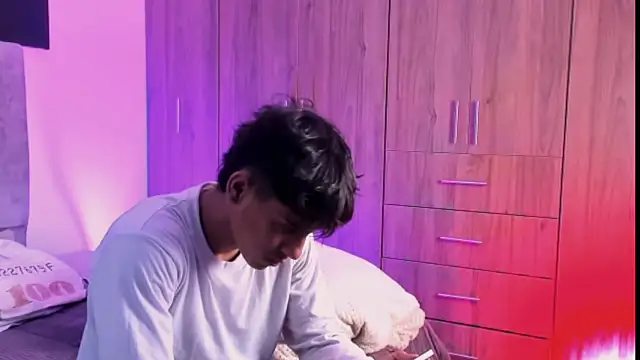 ZYZZ1312 online show from 10/15/25, 05:24