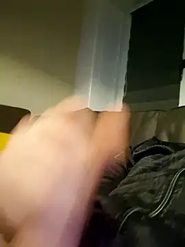 svenni2525 online show from 10/17/25, 12:01