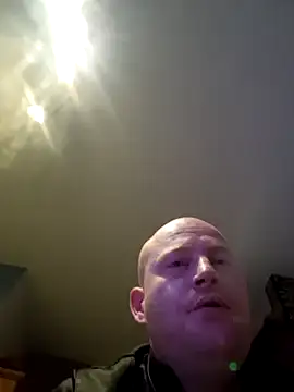 svenni2525 online show from 10/22/25, 02:01