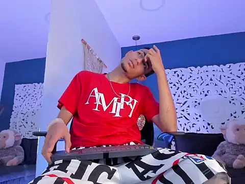 Snapshot of Adonis_WB chatting on 09/30/25, 08:36 Adonis WB online show from 09/30/25, 08:36