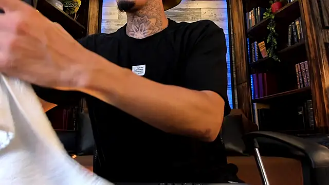 Donovan Desmond online show from 03/08/26, 03:32