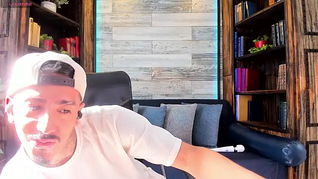 Donovan Desmond online show from 04/16/26, 08:31