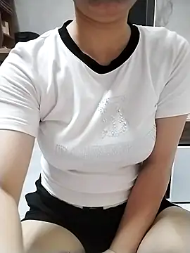 Mie rose online show from 10/19/25, 01:39