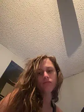 Snapshot of Tlynn chatting on 09/28/25, 11:59 Tlynn online show from 09/28/25, 11:59