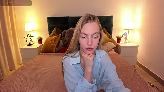 Snapshot of mishapallmer chatting on 10/20/25, 05:30 mishapallmer online show from 10/20/25, 05:30