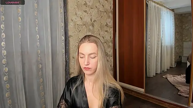 Snapshot of mishapallmer chatting on 11/24/25, 09:53 mishapallmer online show from 11/24/25, 09:53