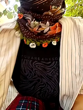 Snapshot of ezgi2545 chatting on 10/26/25, 09:04 ezgi2545 online show from 10/26/25, 09:04