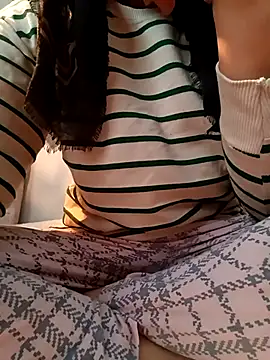 Snapshot of ezgi2545 chatting on 11/20/25, 06:24 ezgi2545 online show from 11/20/25, 06:24