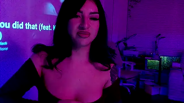 Snapshot of jg0ld chatting on 10/19/25, 04:35 jg0ld online show from 10/19/25, 04:35