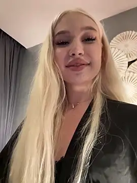 Snapshot of Kiss_Avrora_ chatting on 10/30/25, 03:02 Kiss Avrora  online show from 10/30/25, 03:02