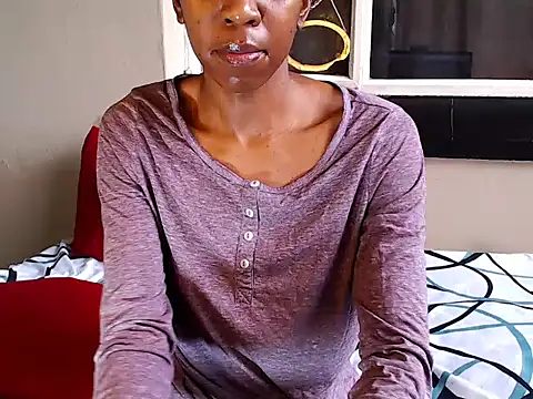 Snapshot of PetiteEbonyBabe chatting on 09/28/25, 07:36 PetiteEbonyBabe online show from 09/28/25, 07:36