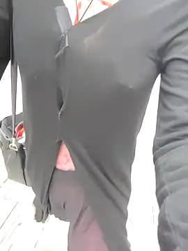 Snapshot of pink-mai chatting on 12/01/25, 11:10 pink-mai online show from 12/01/25, 11:10