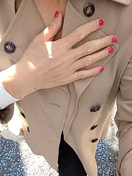 pink-mai online show from 03/27/26, 04:07