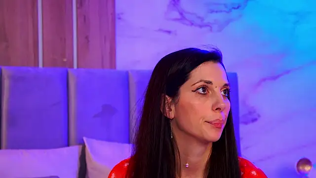 EllyLynn online show from 12/01/25, 08:58