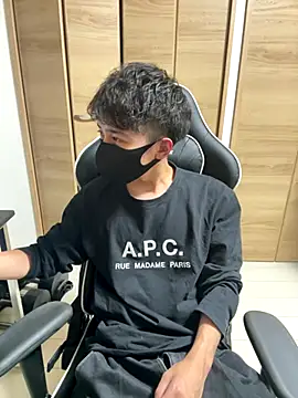 Snapshot of jiji9253 chatting on 10/15/25, 01:33 jiji9253 online show from 10/15/25, 01:33