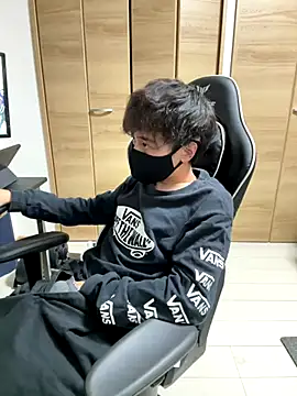 jiji9253 online show from 11/30/25, 10:41