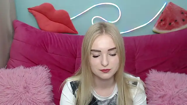 SofySofty online show from 11/18/25, 05:45