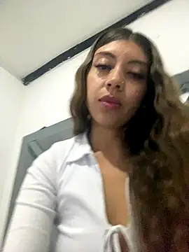 Sara-cooper2 online show from 12/13/25, 07:53