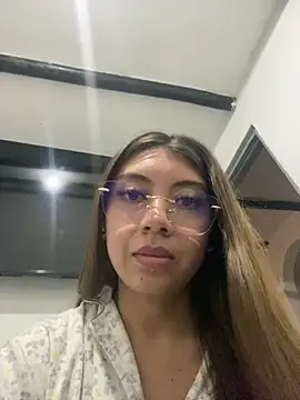 Sara-cooper2 online show from 12/21/25, 12:12