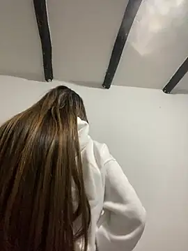Sara-cooper2 online show from 05/06/26, 12:32