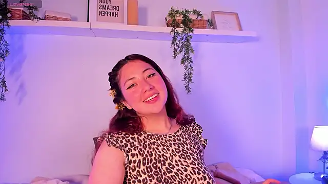 Nicolle Evanss  online show from 02/03/26, 06:22