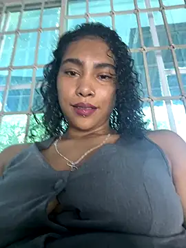 Snapshot of SophieD chatting on 09/21/25, 12:40 SophieD online show from 09/21/25, 12:40