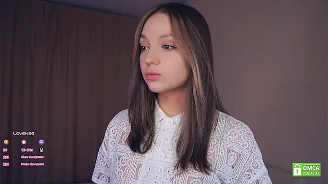 Snapshot of NguyetHankey chatting on 09/27/25, 03:28 NguyetHankey online show from 09/27/25, 03:28