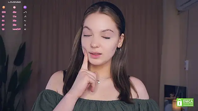 Snapshot of NguyetHankey chatting on 10/07/25, 03:09 NguyetHankey online show from 10/07/25, 03:09