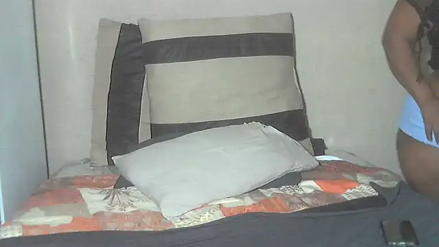 Snapshot of AnnabigpussyXO chatting on 11/08/25, 12:44 AnnabigpussyXO online show from 11/08/25, 12:44