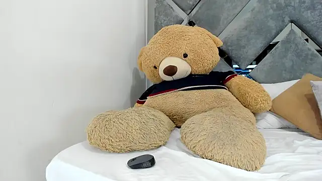 Snapshot of Sweet_Salome1 chatting on 10/20/25, 12:49 Sweet Salome1 online show from 10/20/25, 12:49