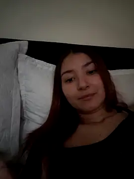 Snapshot of Isis-Blaze chatting on 11/10/25, 08:41 Isis-Blaze online show from 11/10/25, 08:41