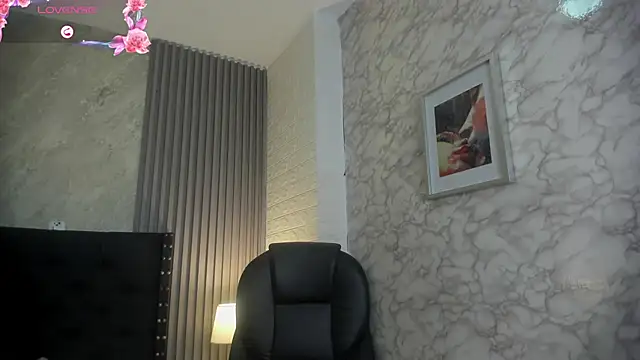 Snapshot of alicy__torres chatting on 10/15/25, 12:16 alicy torres online show from 10/15/25, 12:16